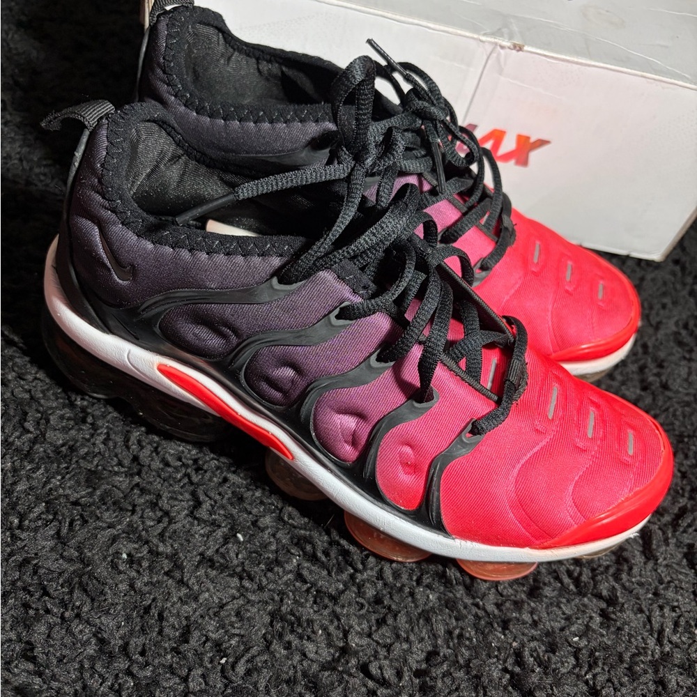 Nike Red and Black Women's Sneakers